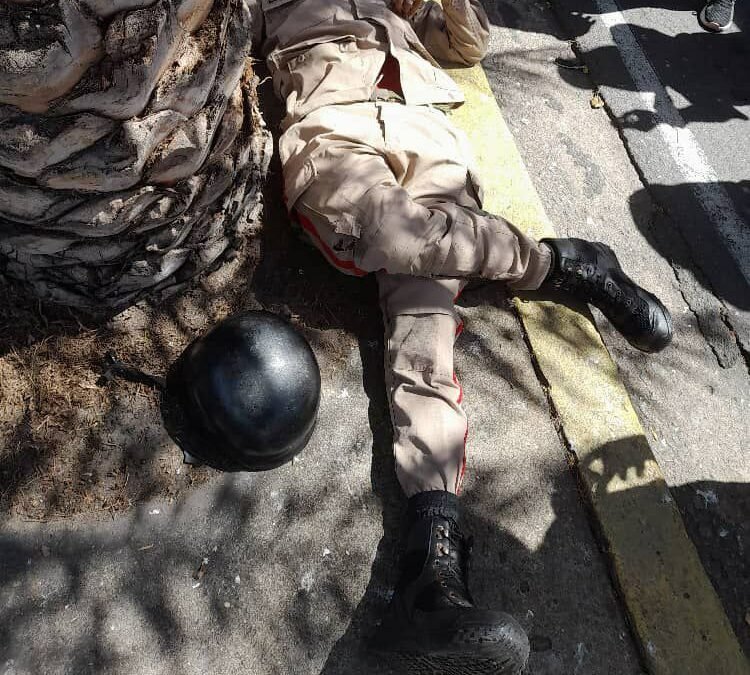 Miliciano murió al chocar contra objeto fijo en Ciudad Bolívar Miliciano murió al chocar contra objeto fijo en Ciudad Bolívar
