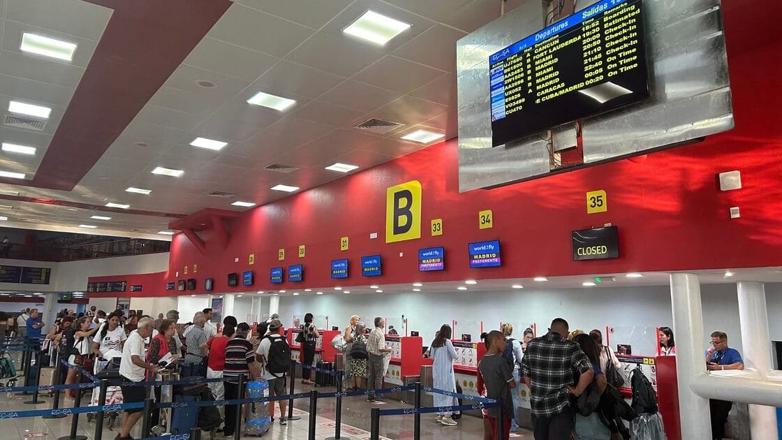 Aerolínea que vuela a Cuba rebaja a mitad de precio sus boletos Aerolínea que vuela a Cuba rebaja a mitad de precio sus boletos