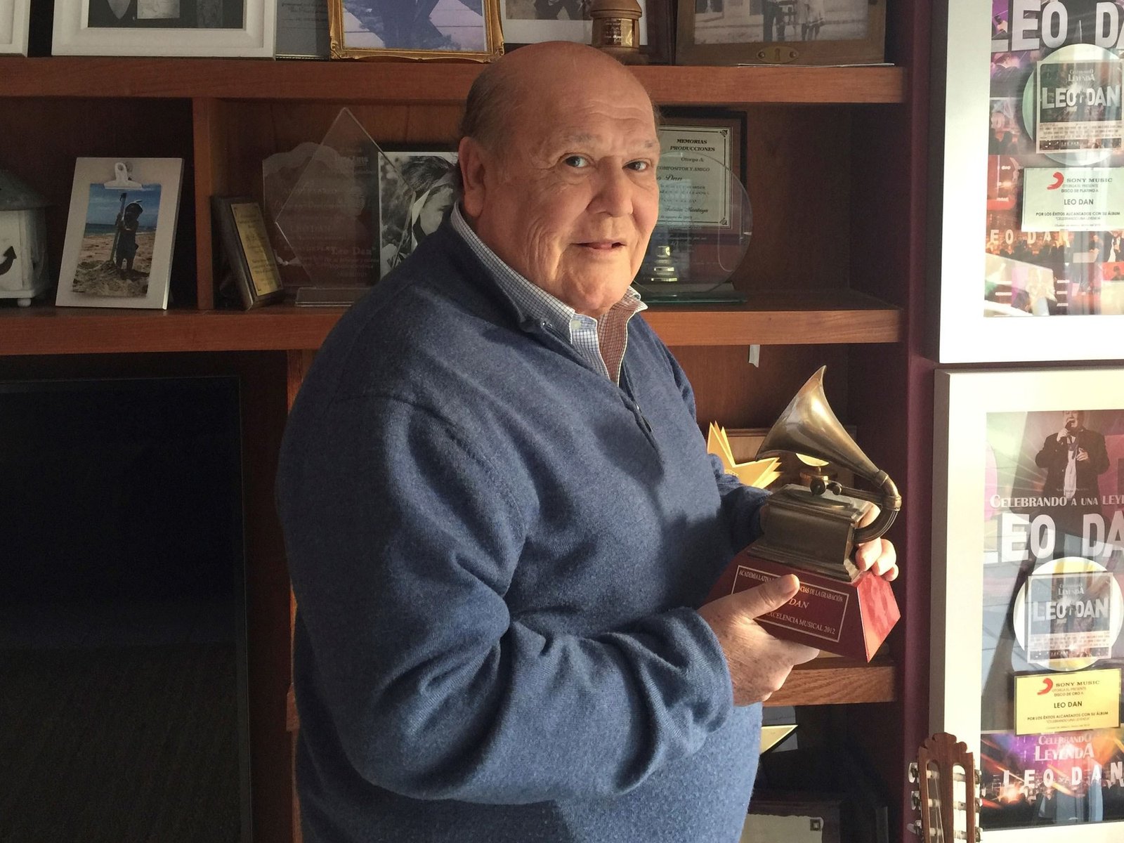 Dónde nació Leo Dan y cómo un pequeño pueblo lo llevó a conquistar América y los premios Oscar Dónde nació Leo Dan y cómo un pequeño pueblo lo llevó a conquistar América y los premios Oscar