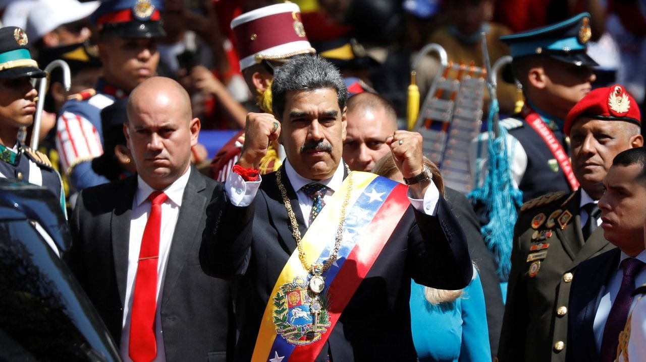 Maduro se autoproclama presidente entre acusaciones de golpe de Estado
