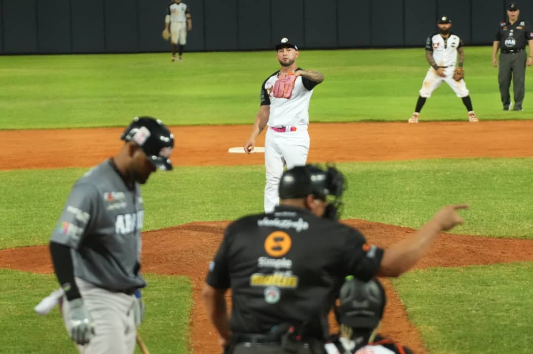 Silvino Bracho puso el candado 20 en postemporadas en la LVBP Silvino Bracho puso el candado 20 en postemporadas en la LVBP