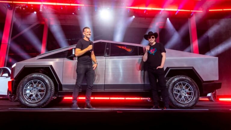 Elon Musk se replantea el futuro
