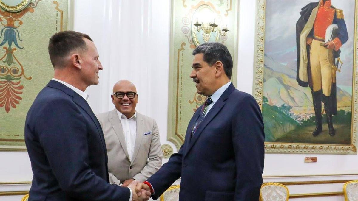 Oposición ve con cautela acercamiento de EE.UU. con Caracas y pide a Trump no dejarse engañar, ¿tiene Maduro más poder del que parece? Oposición ve con cautela acercamiento de EE.UU. con Caracas y pide a Trump no dejarse engañar, ¿tiene Maduro más poder del que parece?