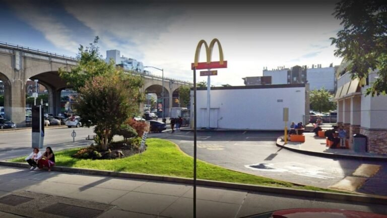 pelea en McDonald’s de Queens terminó en tragedia