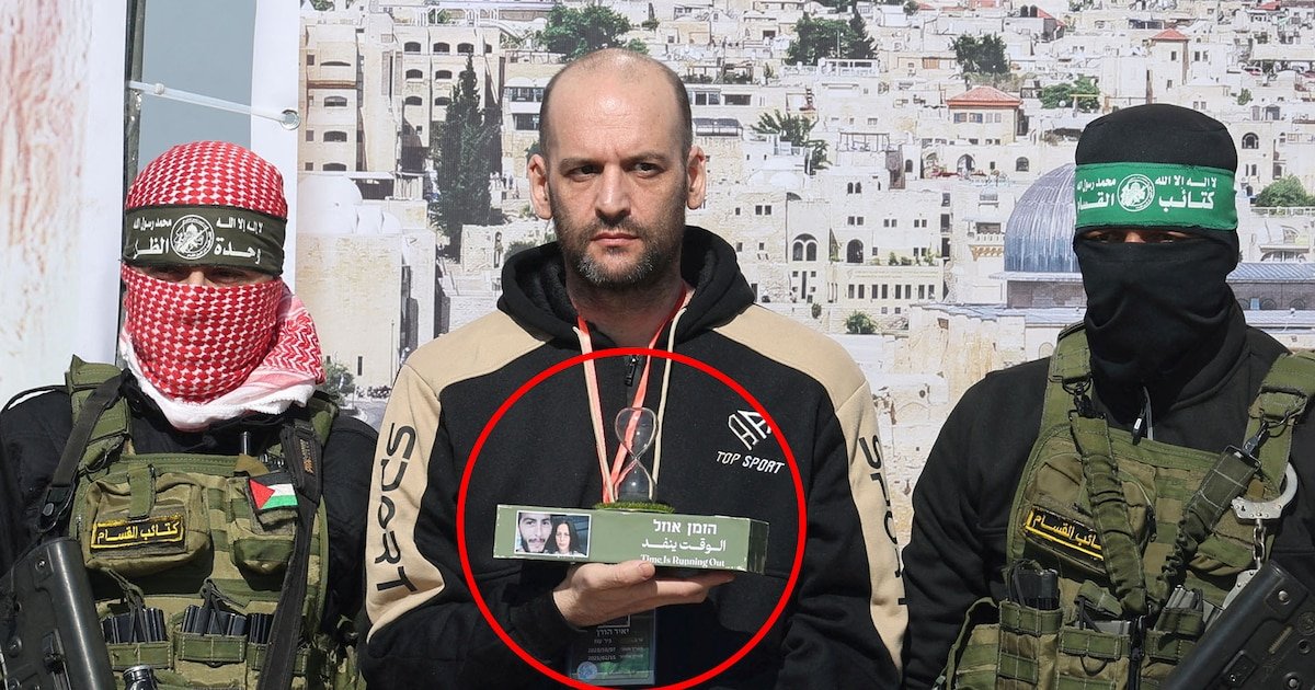 La amenaza que enviaron los terroristas de Hamas en un reloj de arena a Israel tras la liberación de los rehenes