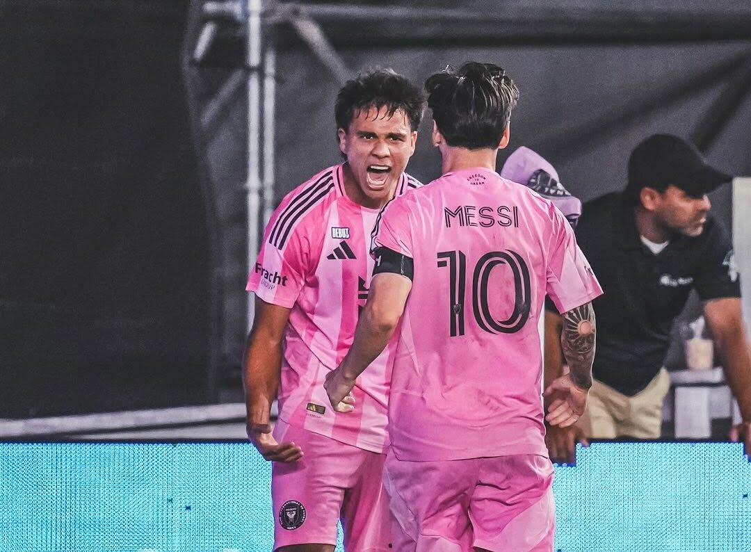 Telasco Segovia debutó con gol en la MLS (+video) Telasco Segovia debutó con gol en la MLS (+video)