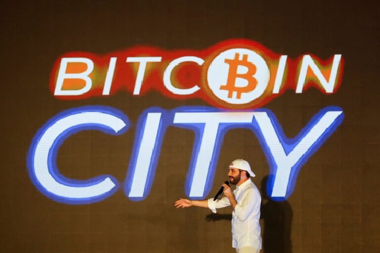 Bukele y el bitcoin: fin de la ‘criptofantasía’ | Opinión