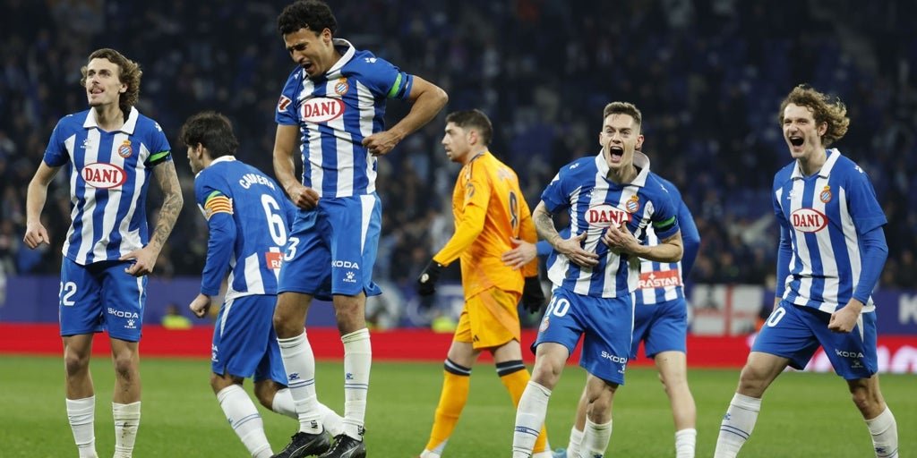 El Espanyol y Muñiz Ruiz ponen la Liga patas arriba El Espanyol y Muñiz Ruiz ponen la Liga patas arriba