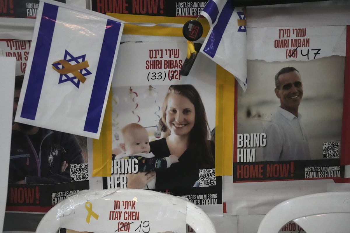 Confirman que la Cruz Roja recibió un ataúd que según Hamas tiene los restos de Shiri Bibas