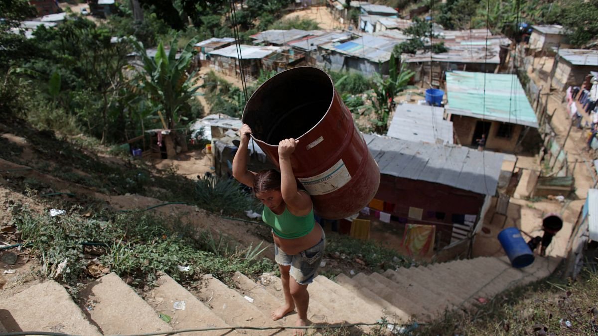 La sequía en Venezuela obliga a reducir la jornada laboral de los funcionarios La sequía en Venezuela obliga a reducir la jornada laboral de los funcionarios