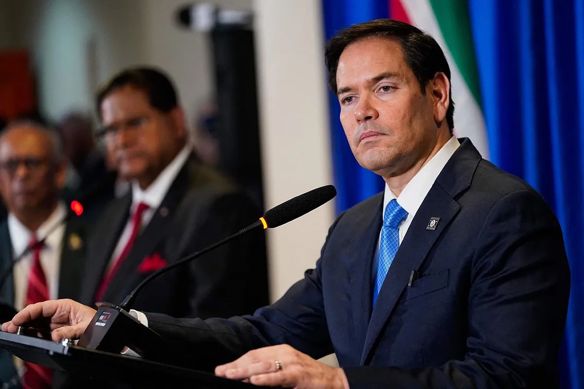 EEUU despliega un destructor en aguas del Esequibo y amenaza a Venezuela con "consecuencias" en caso de agresión
