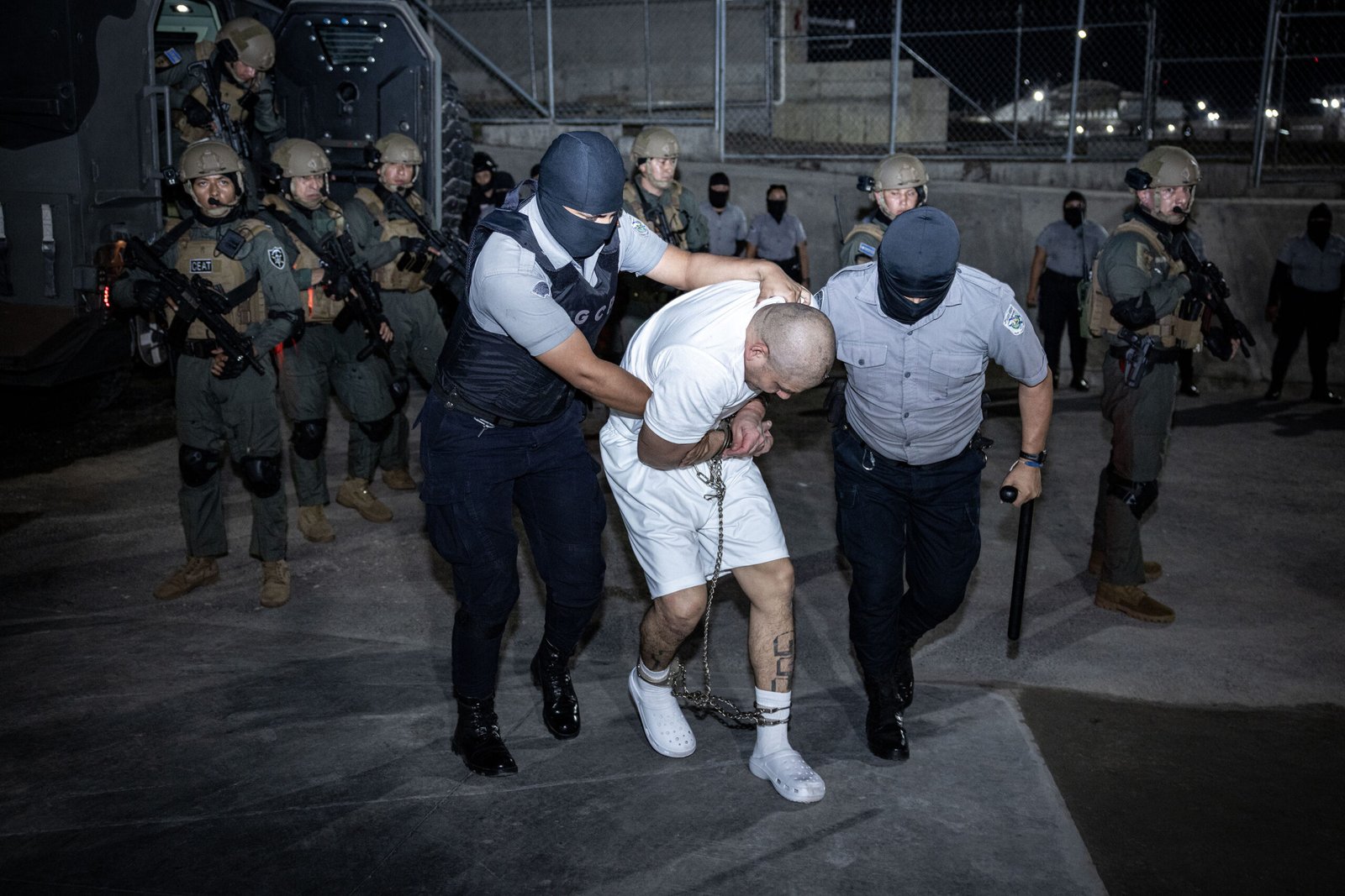 Venezuela tilda de “crimen” la detención de migrantes en El Salvador tras ser deportados Venezuela tilda de “crimen” la detención de migrantes en El Salvador tras ser deportados