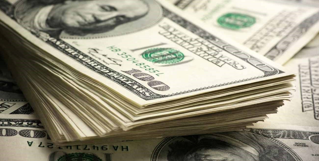 El dólar blue cerró la semana en 00 y el Banco Central con otra fuerte sangría El dólar blue cerró la semana en 00 y el Banco Central con otra fuerte sangría