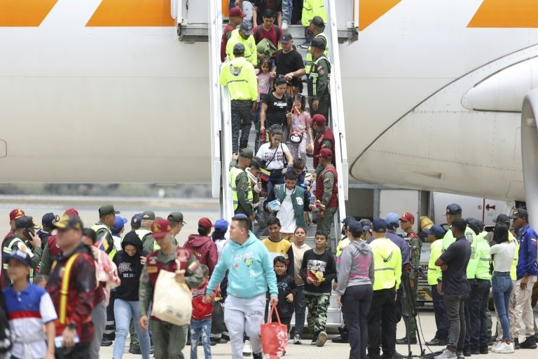 Venezuela Anuncia Repatriaciones Desde EEUU En Medio De La Crisis Migratoria Con Trump Venezuela Anuncia Repatriaciones Desde EEUU En Medio De La Crisis Migratoria Con Trump
