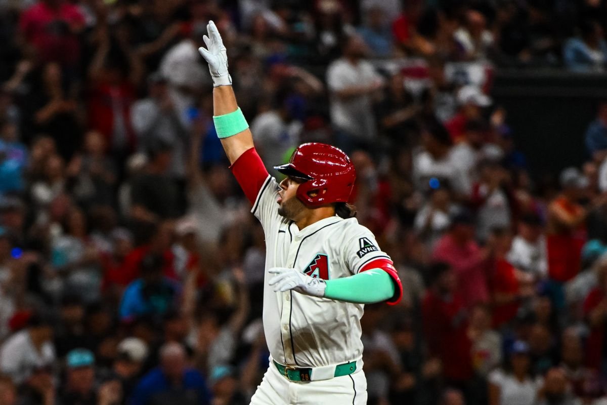 Eugenio Suárez arranca a palo limpio: tres hits, todos jonrones, en dos Arizona [+VIDEOS]