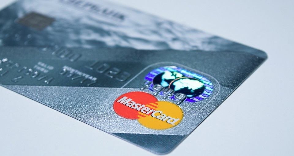 Tarjetas de crédito cambian su diseño para mejorar la seguridad Tarjetas de crédito cambian su diseño para mejorar la seguridad