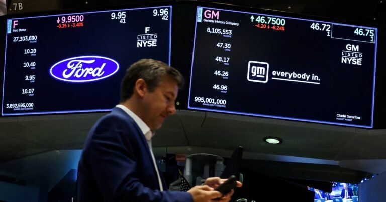 Wall Street cerró con caídas tras el anuncio de Donald Trump sobre aranceles para los autos fabricados fuera de Estados Unidos