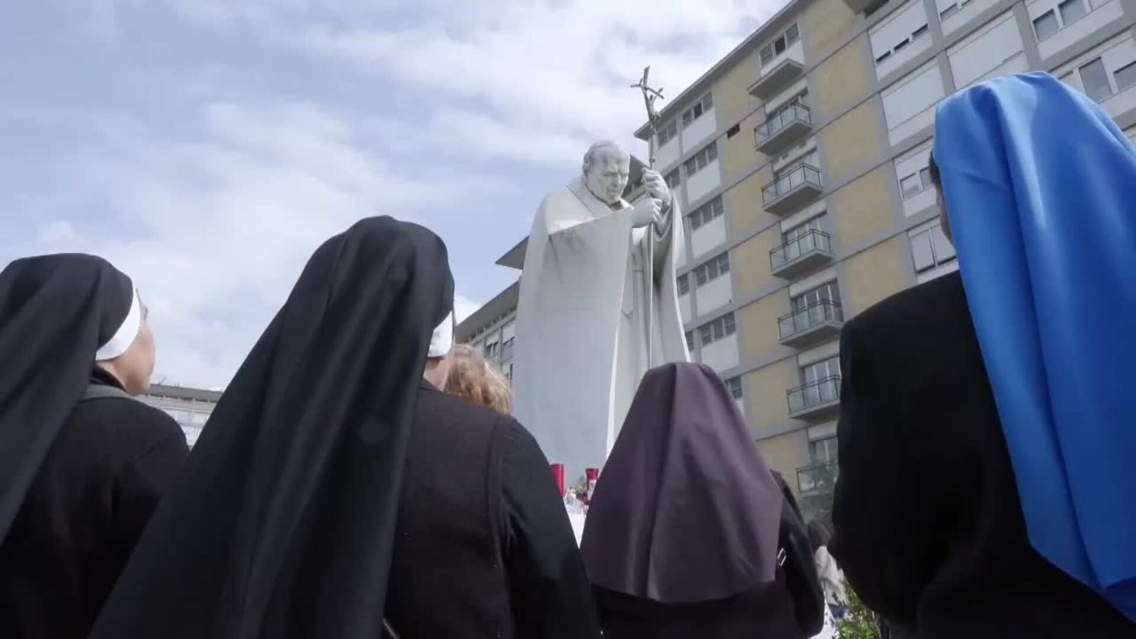 El papa abandona el hospital, tras reaparecer en público y condenar los bombardeos en Gaza El papa abandona el hospital, tras reaparecer en público y condenar los bombardeos en Gaza