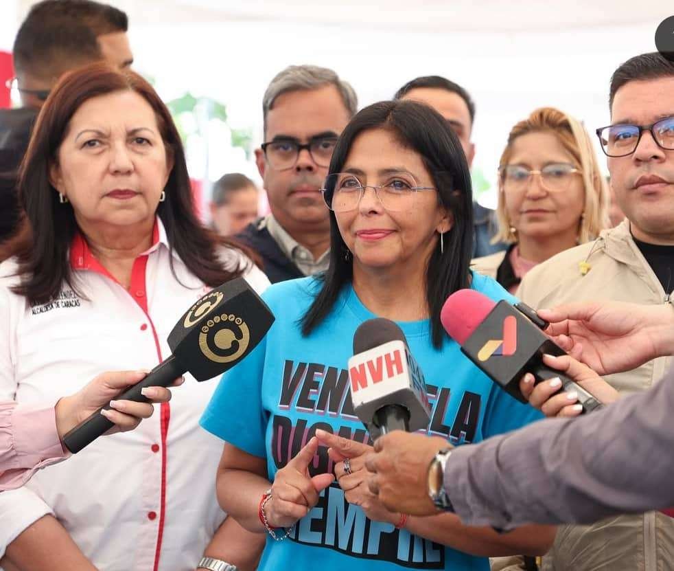Delcy Rodríguez a Bukele: por qué ser venezolano es un crimen Delcy Rodríguez a Bukele: por qué ser venezolano es un crimen