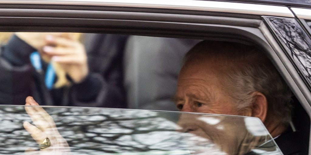 El Rey Carlos III reaparece tras salir del hospital