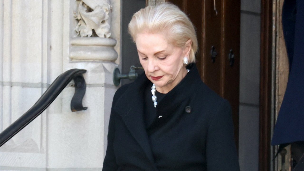 Carolina Herrera se despide de su marido en un íntimo funeral en Nueva York Carolina Herrera se despide de su marido en un íntimo funeral en Nueva York