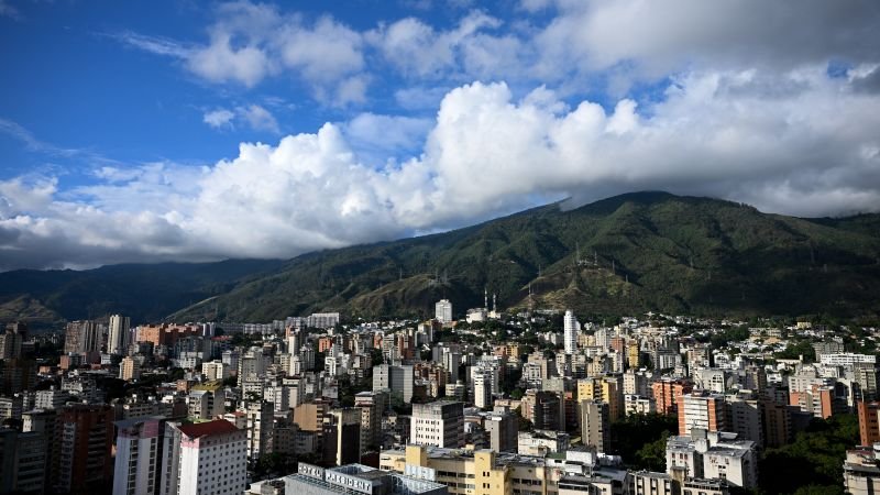 Reducen temporalmente en Venezuela la jornada laboral de empleados públicos Reducen temporalmente en Venezuela la jornada laboral de empleados públicos