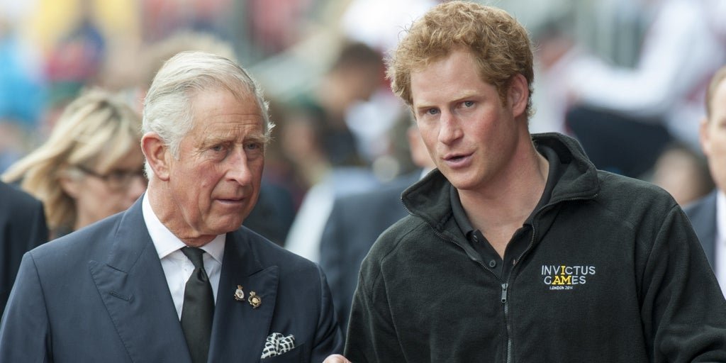 Revelan como el Príncipe Harry se enteró del ingreso de su padre, el Rey Carlos III