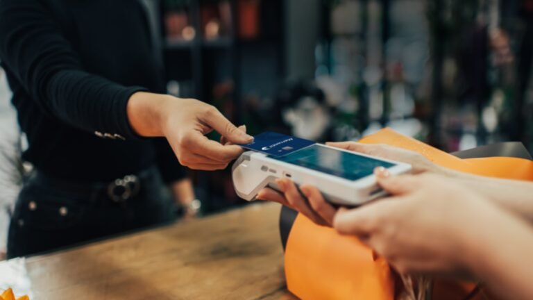 Banco venezolano inicia jornada especial para adquirir sus puntos de venta: fechas