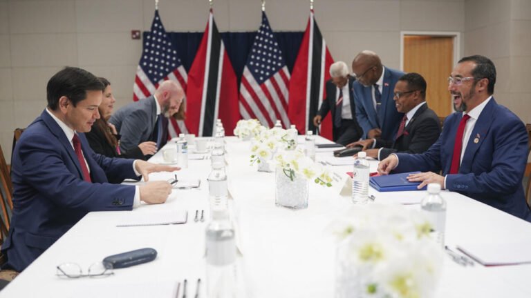 Trinidad y Tobago dice que EEUU le revocó el permiso para explotar gas con Venezuela