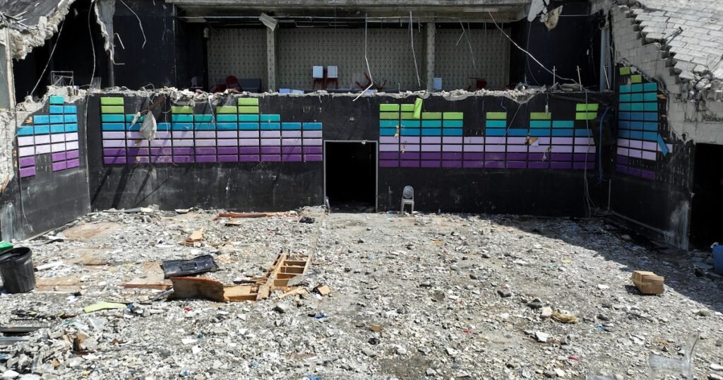 El dueño de la discoteca Jet Set de Santo Domingo dijo que colaborará con la Justicia tras la tragedia que dejó 231 muertos El dueño de la discoteca Jet Set de Santo Domingo dijo que colaborará con la Justicia tras la tragedia que dejó 231 muertos