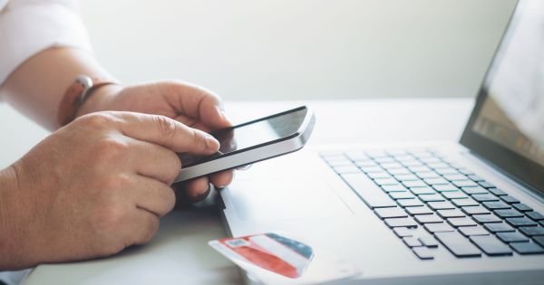 Malas noticias de Hacienda: a partir de ahora, ya no se podrá transferir dinero de forma gratuita