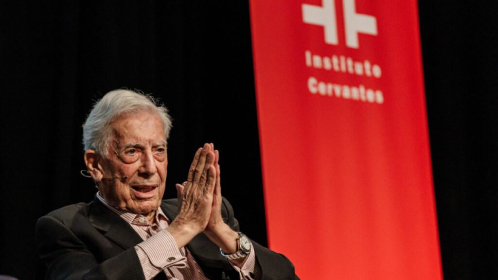 Las redes alaban la literatura de Vargas Llosa y censuran su faceta política: “Gigante de las letras y gran apoyo de la ultraderecha” Las redes alaban la literatura de Vargas Llosa y censuran su faceta política: “Gigante de las letras y gran apoyo de la ultraderecha”