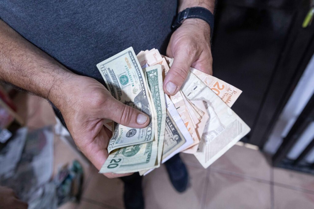Salario mínimo en Venezuela 2025: la propuesta para Maduro