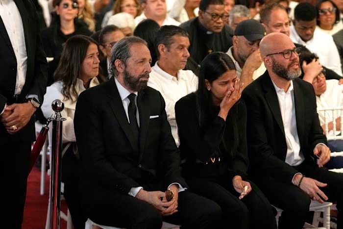 Inician homenajes a fallecidos en derrumbe en una discoteca de Dominicana; hay 221 muertos