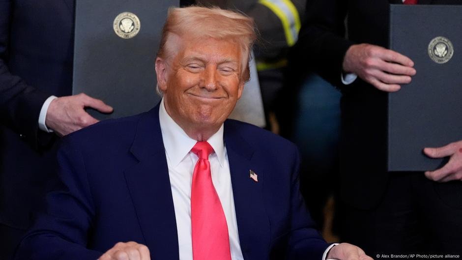 Trump pide a empresas de EE. UU. que regresen al país – DW – 09/04/2025