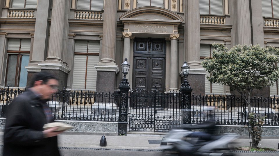 La guerra comercial pone en jaque al Banco Central | La autoridad monetaria pierde reservas y crece la brecha cambiaria