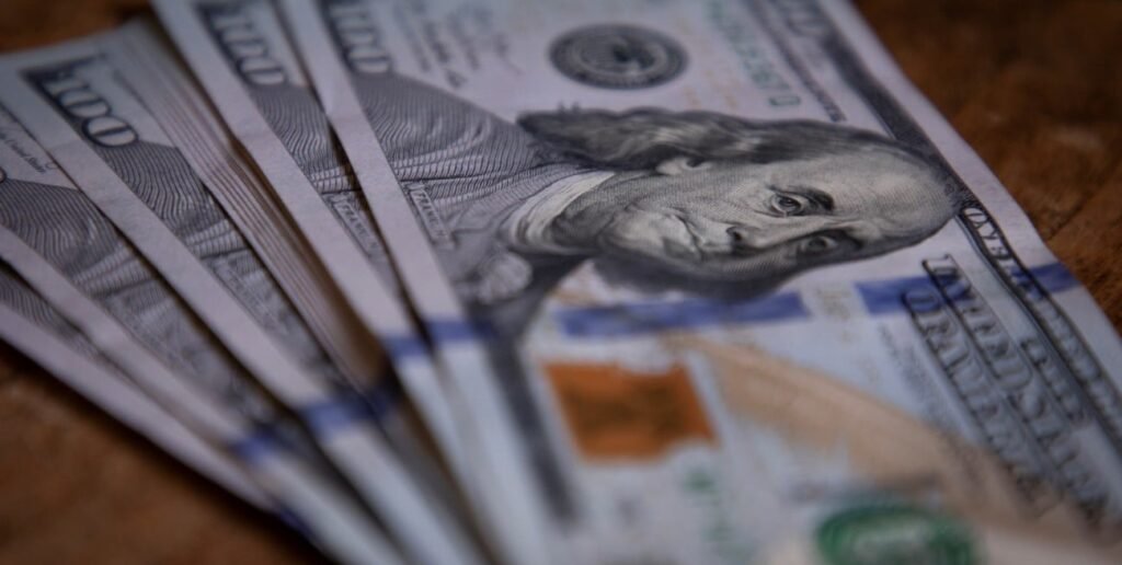 A cuánto se vende el dólar este viernes 4 de abril de 2025 en Argentina