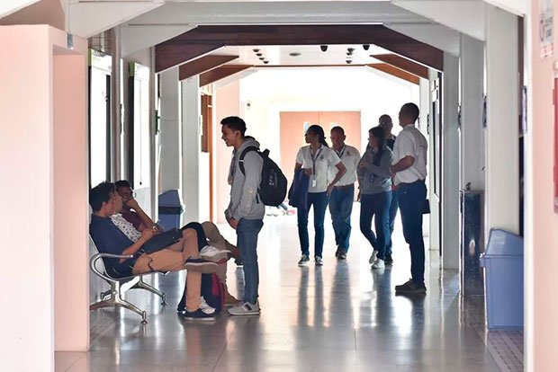 Docentes alertan sobre el bajo rendimiento académico de estudiantes universitarios Docentes alertan sobre el bajo rendimiento académico de estudiantes universitarios