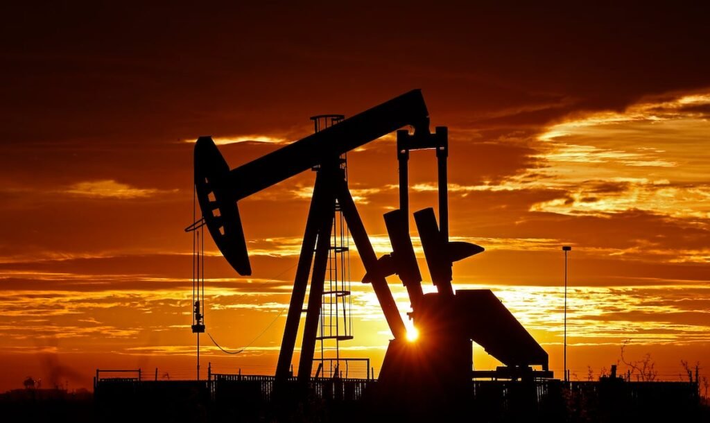 El petróleo marca mínimos de cuatro años ante el riesgo de recesión mundial | Mercados Financieros El petróleo marca mínimos de cuatro años ante el riesgo de recesión mundial | Mercados Financieros