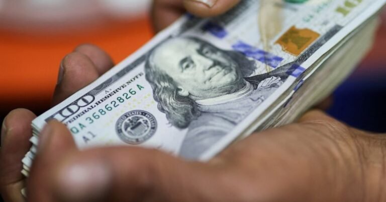 Peso dominicano se cae y precio del dólar se dispara este 1 de abril
