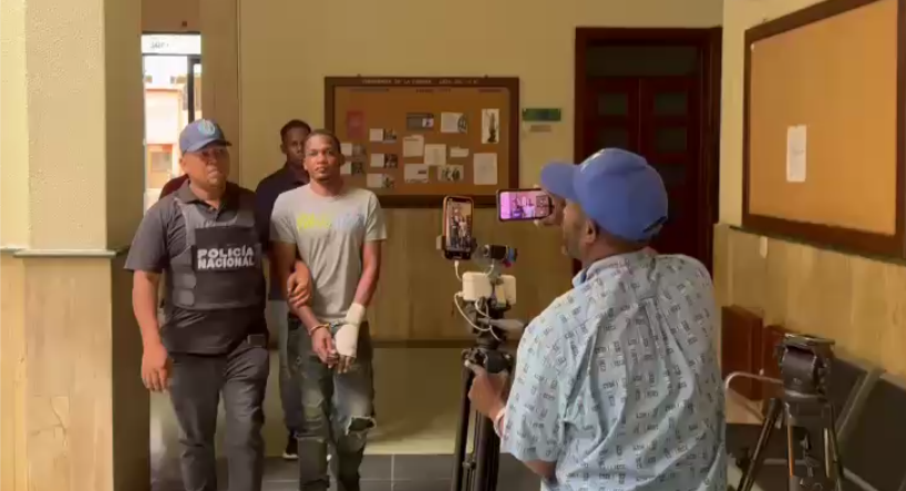 Trasladan a Ciudad Nueva hombre se hizo pasar por héroe en la tragedia en Jet Set – El Nuevo Diario (República Dominicana) Trasladan a Ciudad Nueva hombre se hizo pasar por héroe en la tragedia en Jet Set – El Nuevo Diario (República Dominicana)