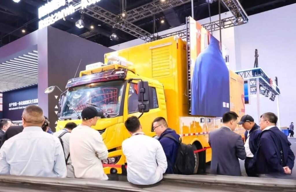 Empresa china presenta un nuevo camión con una batería de 2 MWh, capaz de alimentar 400 hogares durante una hora Empresa china presenta un nuevo camión con una batería de 2 MWh, capaz de alimentar 400 hogares durante una hora