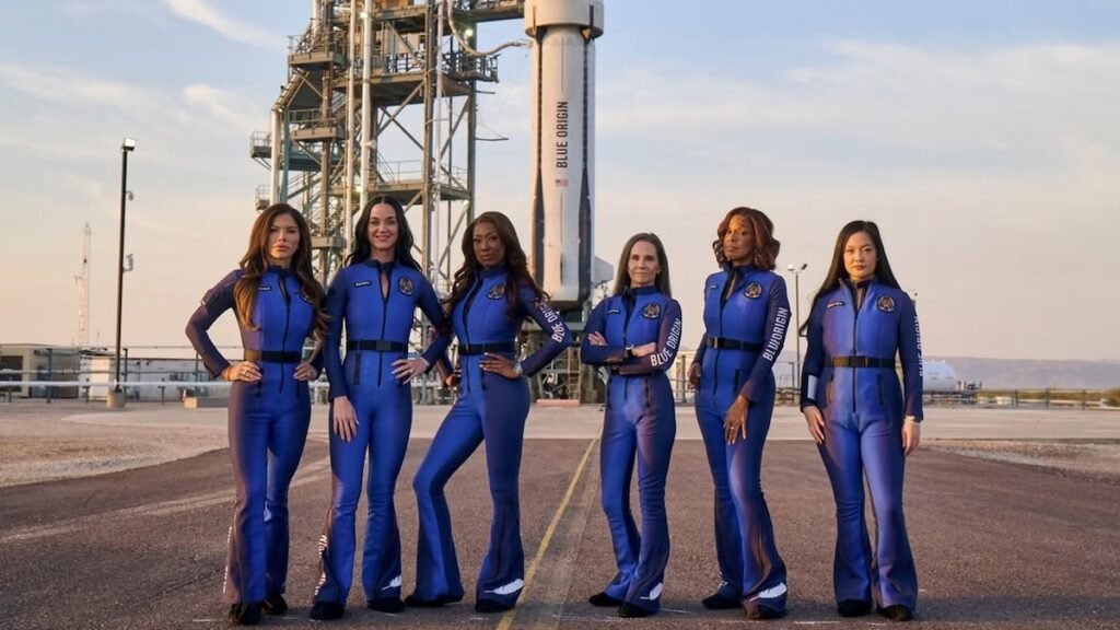 Así fueron los trajes diseñados por Lauren Sánchez para el primer viaje exclusivo de mujeres al espacio Así fueron los trajes diseñados por Lauren Sánchez para el primer viaje exclusivo de mujeres al espacio