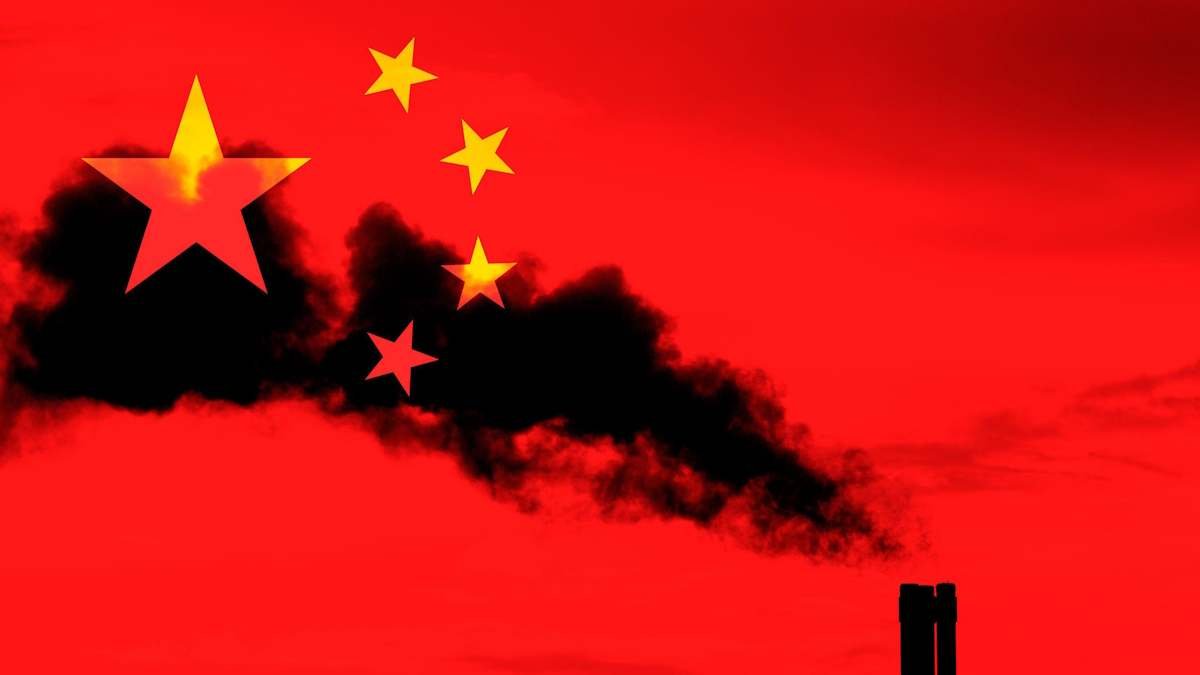 La actividad de las fábricas chinas frena en seco y el petróleo evidencia el rápido deterioro de la economía