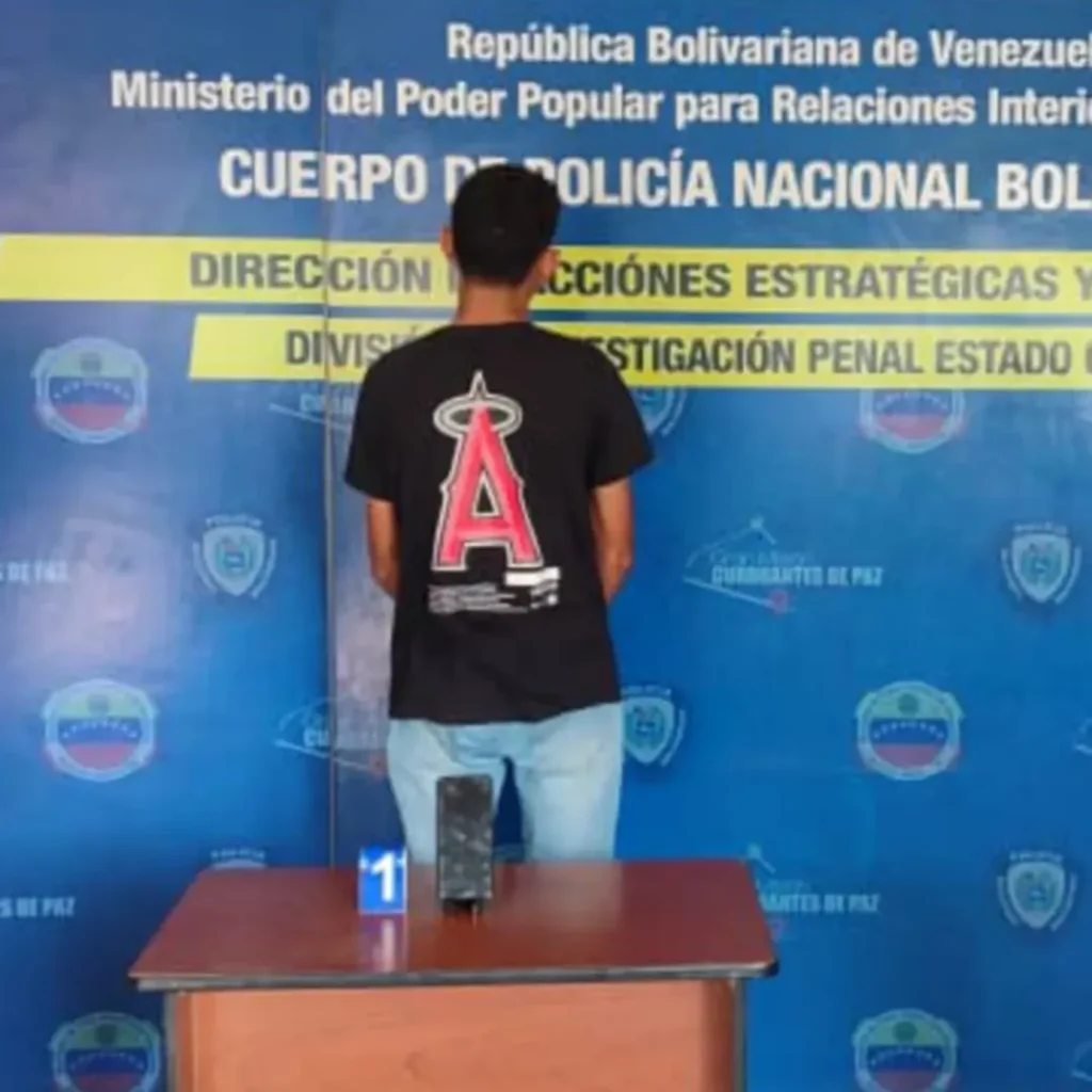 Arrestan a sujeto que estafaba con la venta de divisas a bajo precio