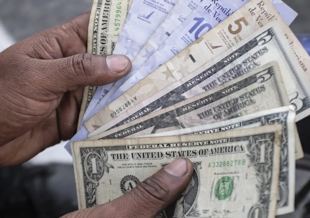 Precio del dólar paralelo en Venezuela abre la jornada a la baja Precio del dólar paralelo en Venezuela abre la jornada a la baja