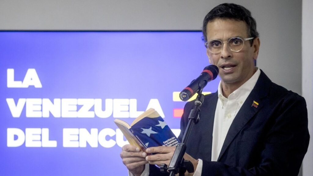 Capriles abre una crisis en la oposición venezolana al presentarse a la elecciones legislativas de mayo