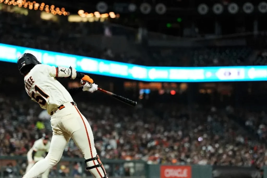Gigantes vuelve a pegar y supera a los Cerveceros en primero de la serie Gigantes vuelve a pegar y supera a los Cerveceros en primero de la serie