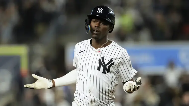 Yankees remontan y vencen a Reales con lluvia de jonrones Yankees remontan y vencen a Reales con lluvia de jonrones