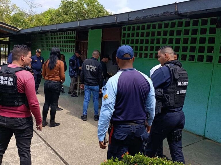 Vecinos rescatan a menor y apresan a un agresor